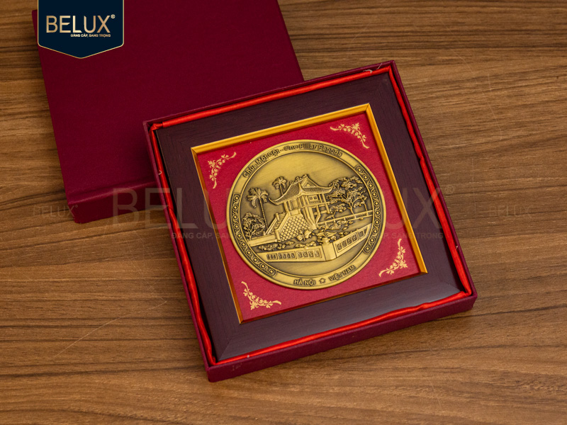 Tranh mặt đĩa Chùa Một Cột bằng đồng 14x14cm